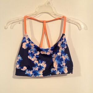 Old Navy sports bra. Very comfortable and cute! Size small.